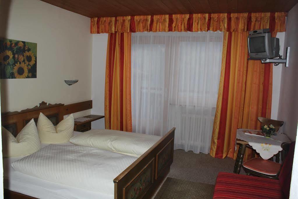 Gasthof Pension Berghof Hippach Esterno foto