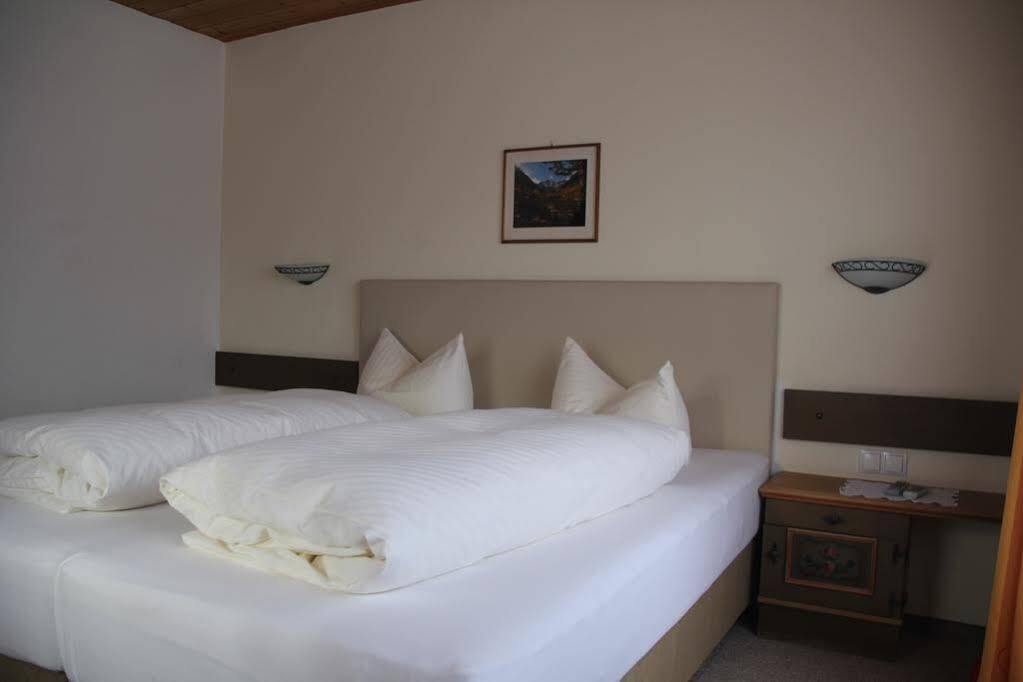 Gasthof Pension Berghof Hippach Esterno foto